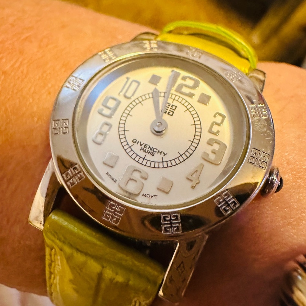 GIVENCHY Beautiful Watch, NWOT